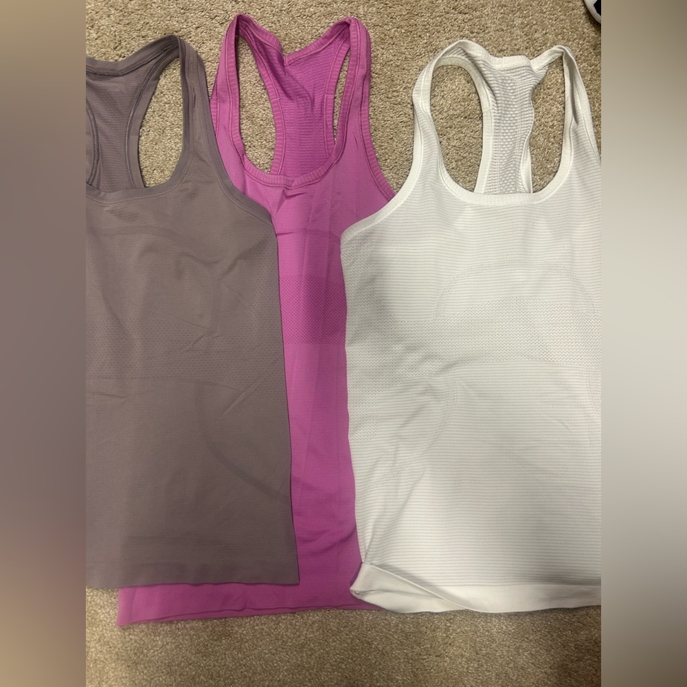 Bundle of lululemon tank tops size 8